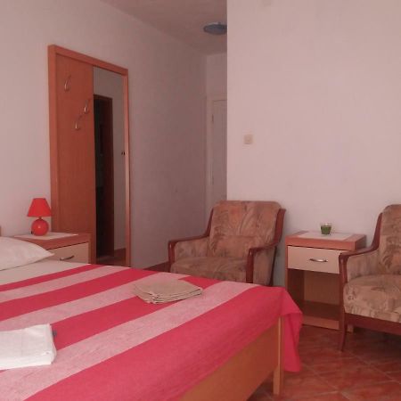 Apartments Erceg Omis Exterior photo