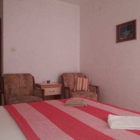 Apartments Erceg Omis Exterior photo