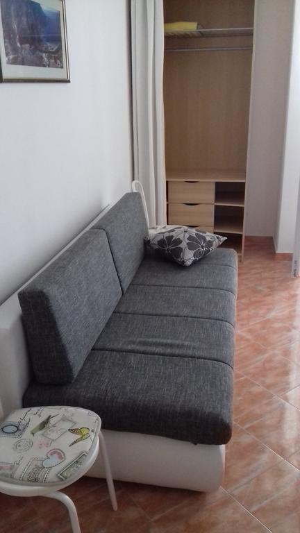 Apartments Erceg Omis Exterior photo