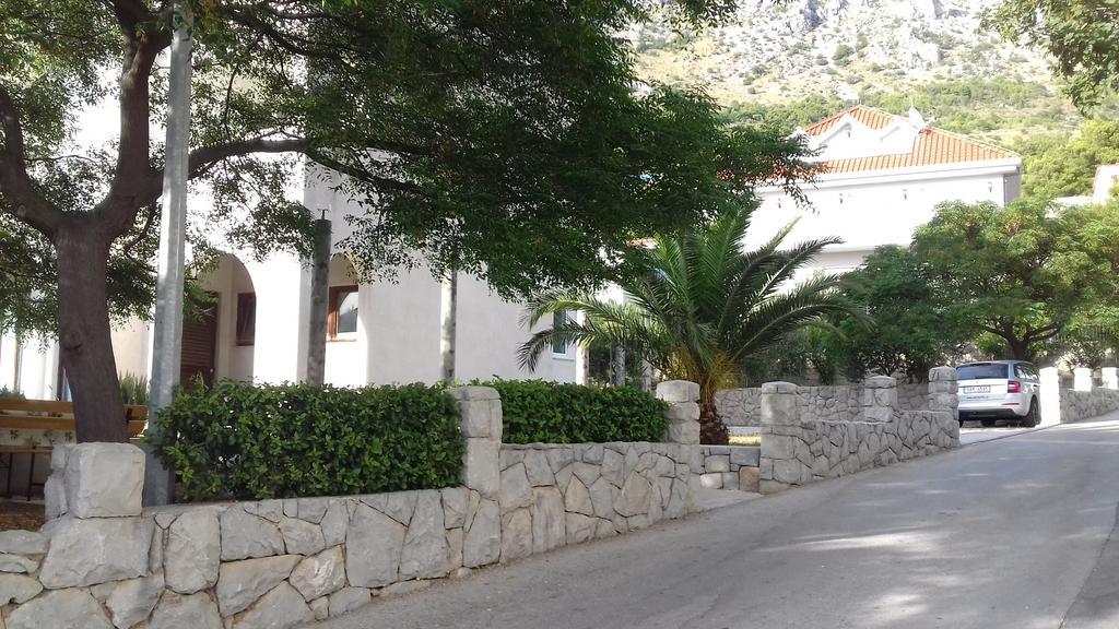 Apartments Erceg Omis Exterior photo