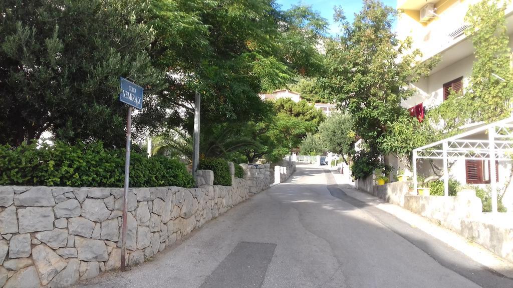 Apartments Erceg Omis Exterior photo