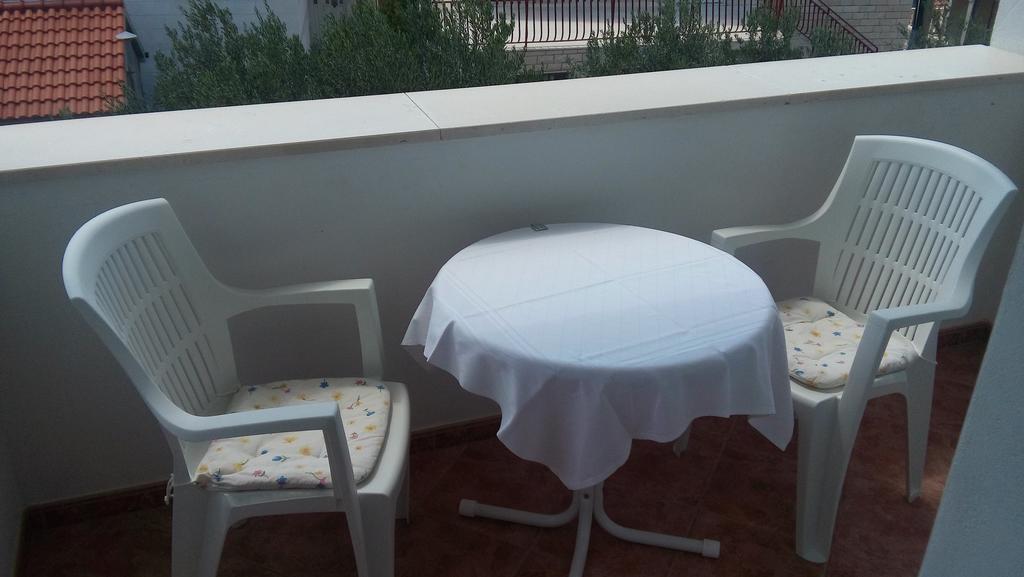 Apartments Erceg Omis Exterior photo