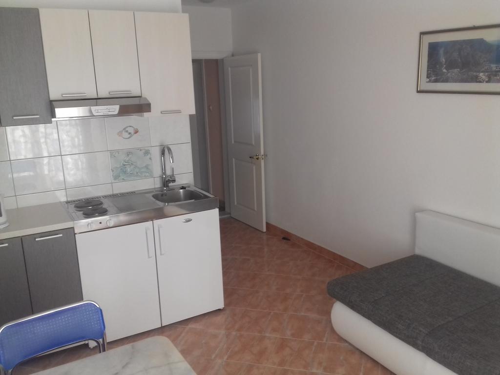 Apartments Erceg Omis Exterior photo