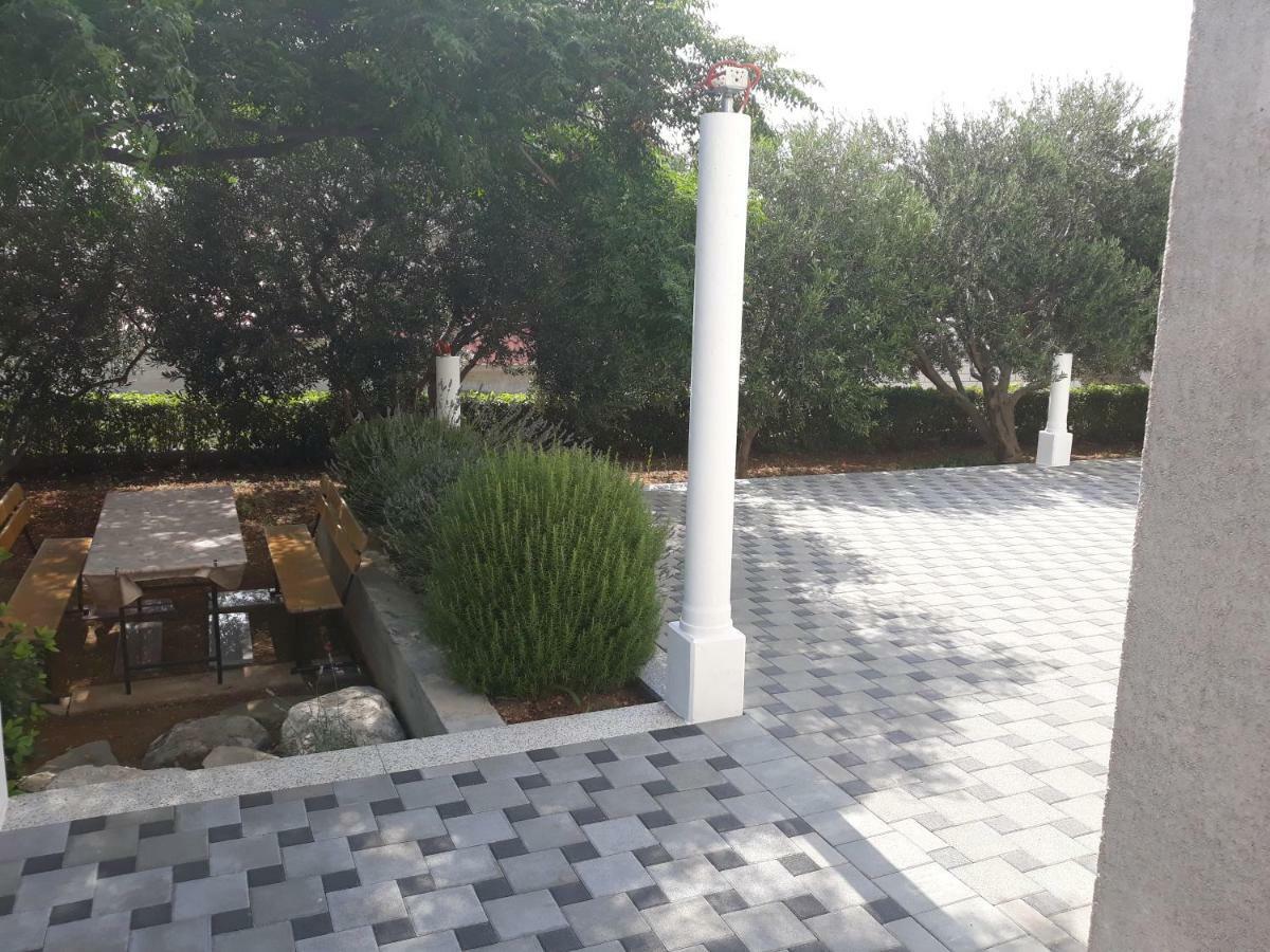 Apartments Erceg Omis Exterior photo