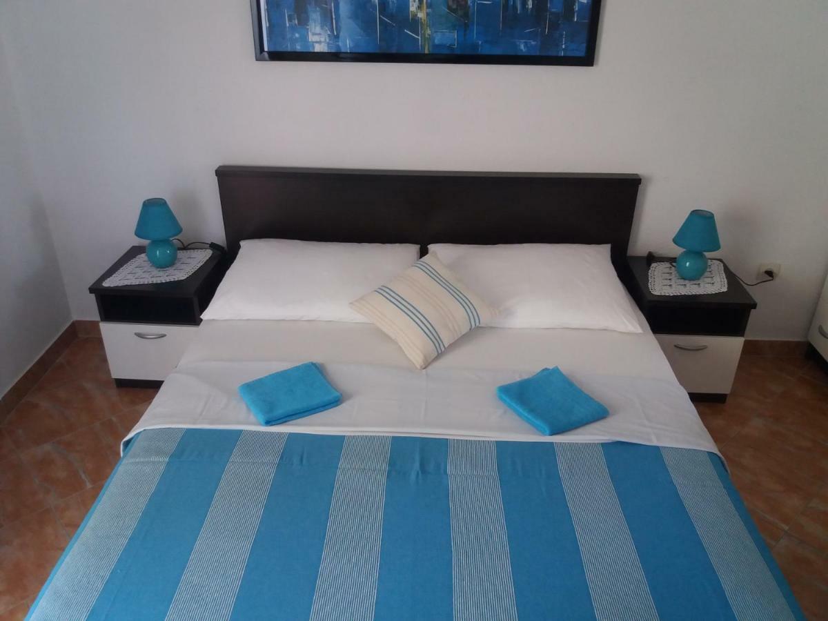 Apartments Erceg Omis Exterior photo