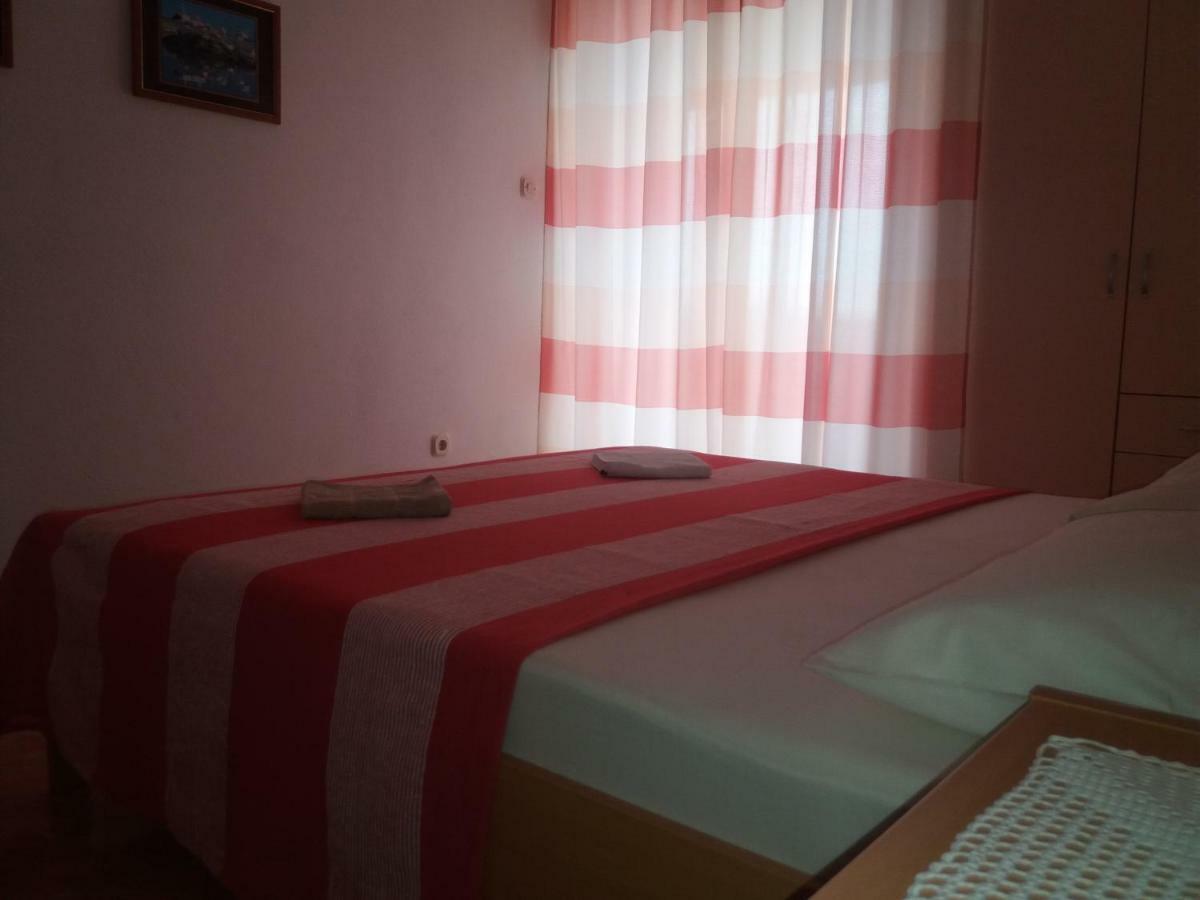 Apartments Erceg Omis Exterior photo