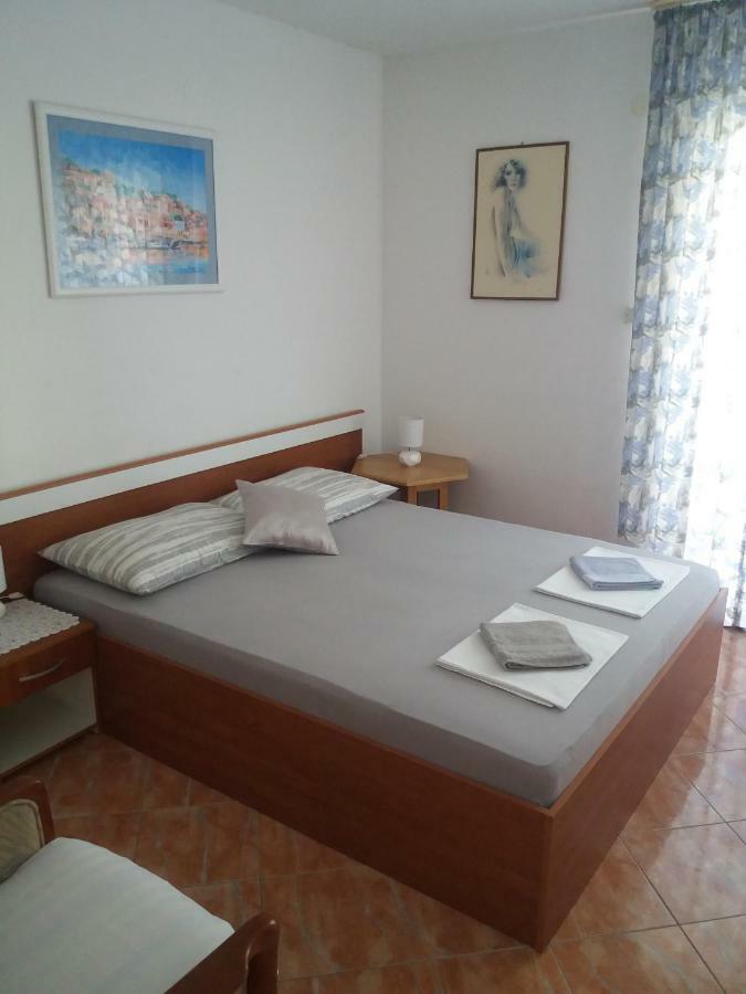 Apartments Erceg Omis Exterior photo